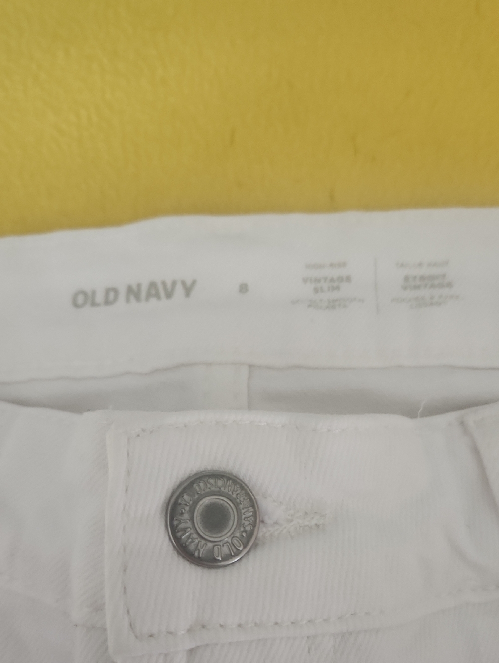High waisted flattering wide legged Old Navy White Straight-Leg Women's Jeans - Picture 6 of 9